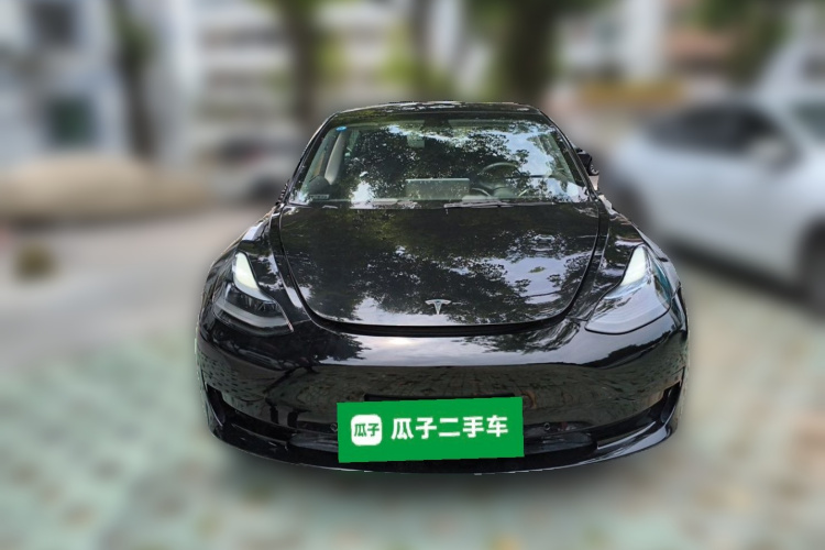 Tesla Model 3 2022 car image #3