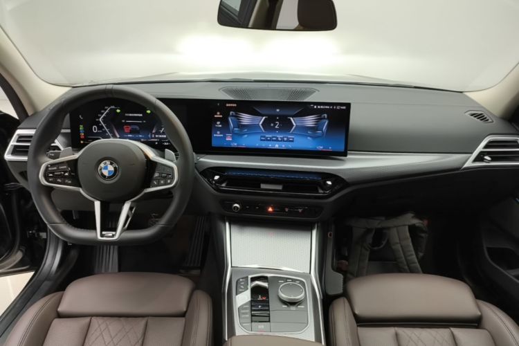 BMW 3 Series 2025 car image #10