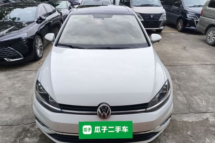 Volkswagen Golf 2019 car image #3
