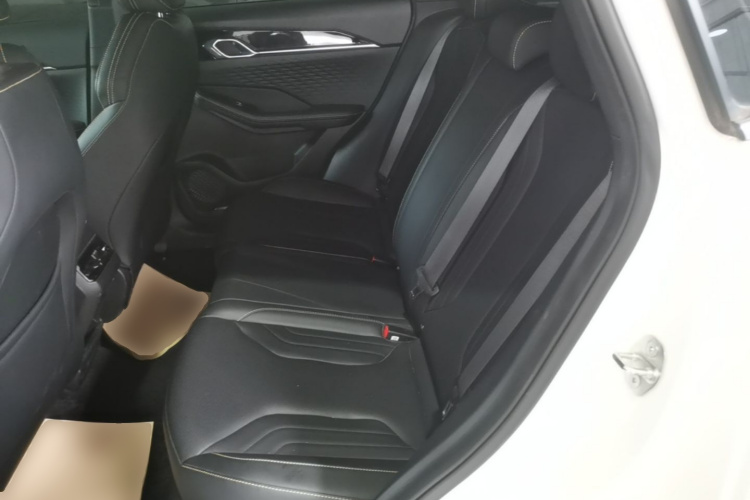 GEELY Coolray 2026 #17 GEELY Coolray 2026 car image #17