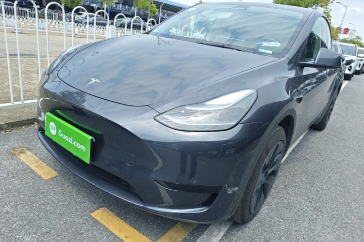 Tesla Model Y 2024 #2 Tesla Model Y 2024 car image #2
