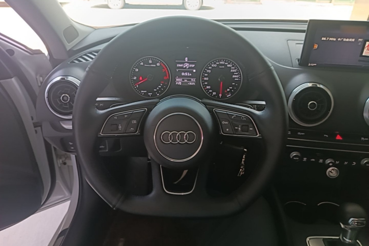Audi A3 2019 car image #11