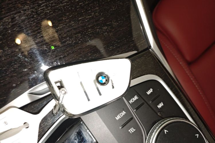 BMW 3 Series 2023 #9 BMW 3 Series 2023 car image #9