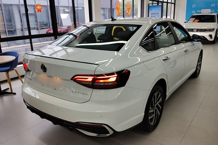 Volkswagen Lavida 2025 car image #7