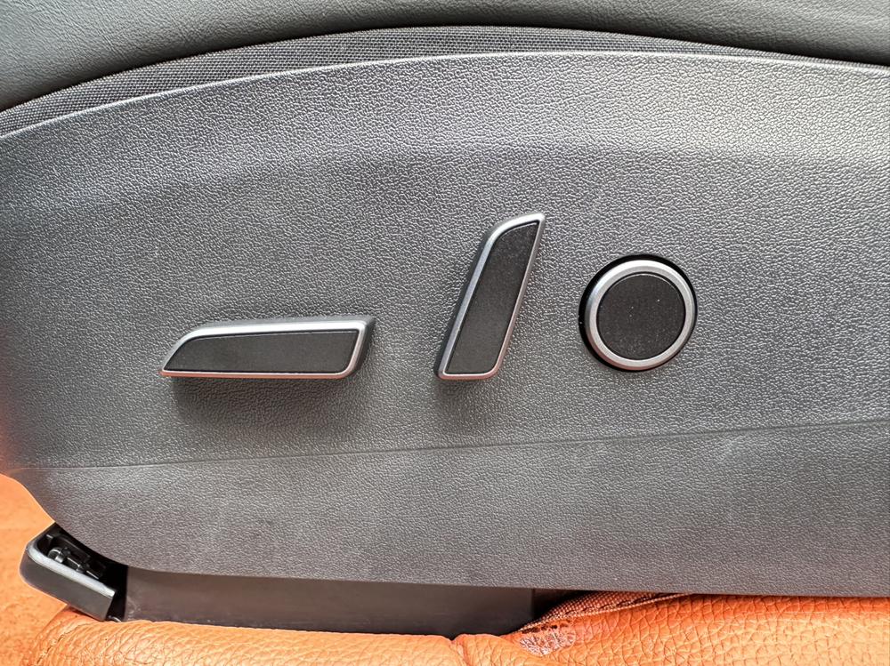 Tesla Model Y 2021 car image #8