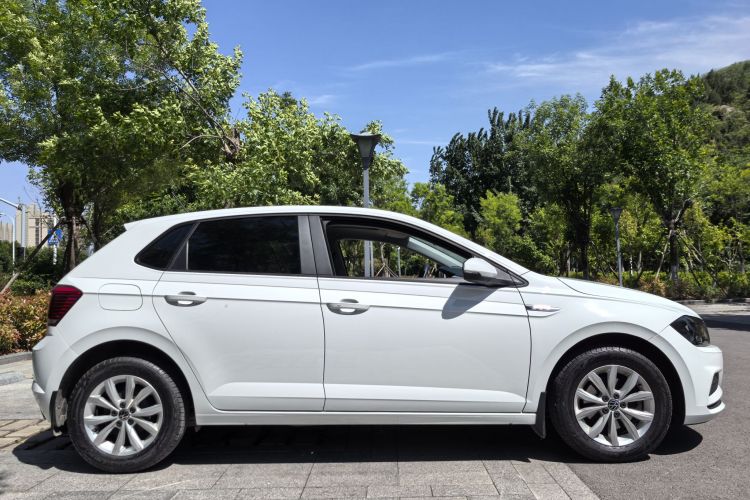 Volkswagen Polo 2023 car image #9