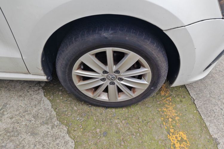 Volkswagen Polo 2015 صورة سيارة #9