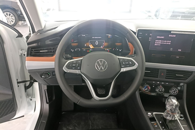 Volkswagen Bora 2026 car image #11