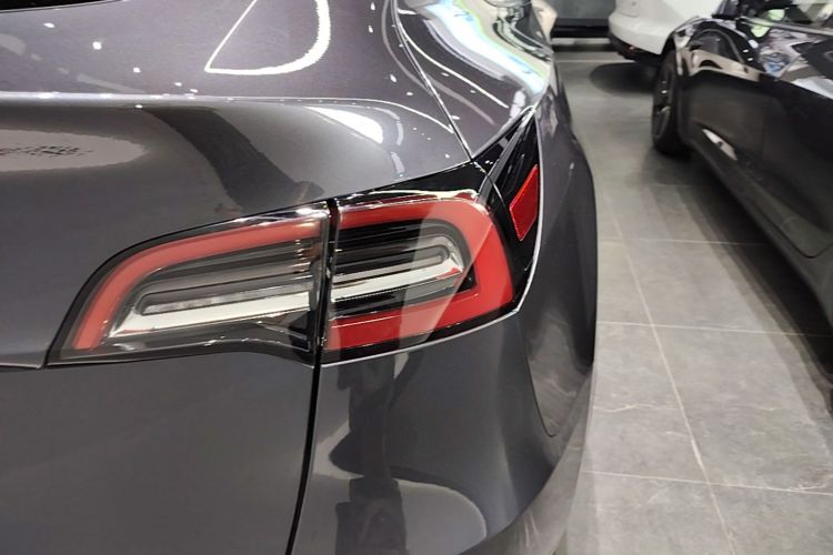 Tesla Model Y 2022 #8 Tesla Model Y 2022 car image #8