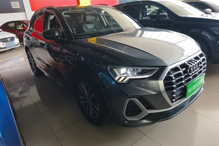 Audi Q3 2020 car image #6