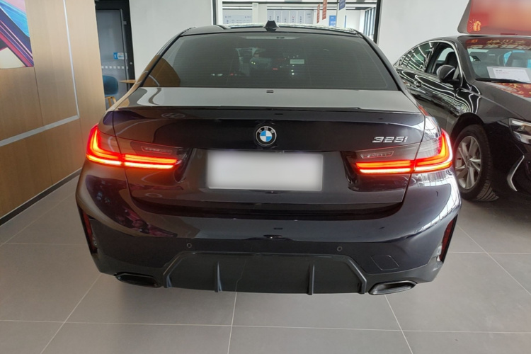 BMW 3 Series 2023 #6 BMW 3 Series 2023 car image #6