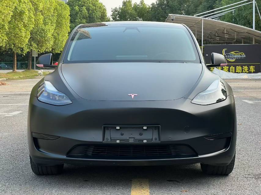 Tesla Model Y 2022 car image #2
