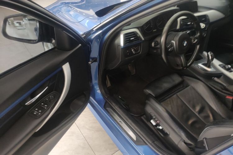 BMW 3 Series 2018 #12 BMW 3 Series 2018 car image #12
