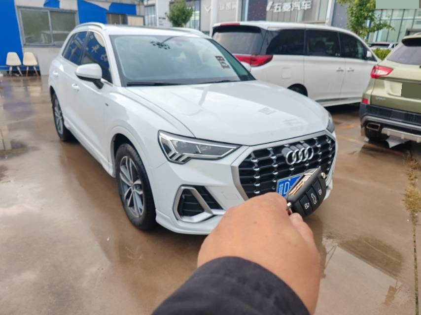Audi Q3 2022 #2 Audi Q3 2022 изображение автомобиля #2