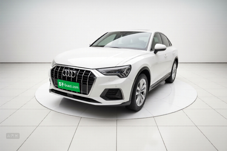 Audi Q3 2019 car image #2
