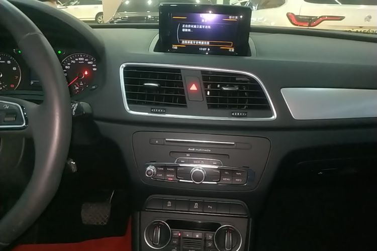 Audi Q3 2018 #13 Audi Q3 2018 car image #13