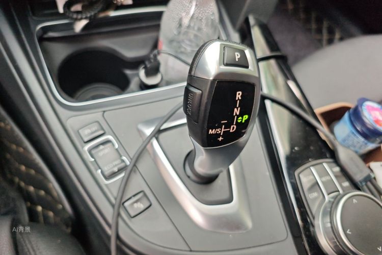 BMW 3 Series 2019 #16 BMW 3 Series 2019 car image #16