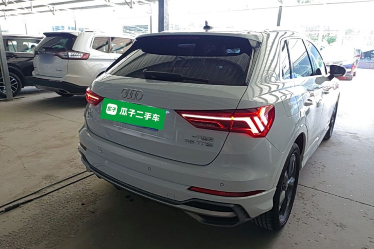 Audi Q3 2020 car image #7