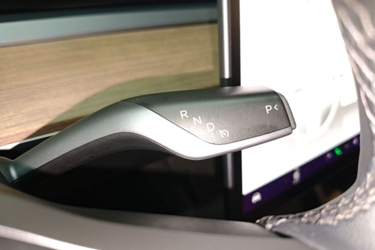 Tesla Model 3 2021 car image #14