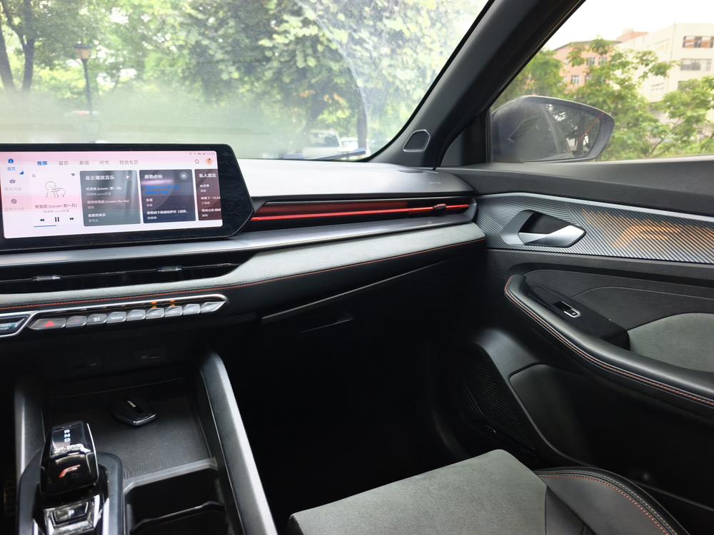 GEELY Binray 2022 immagine di auto #10