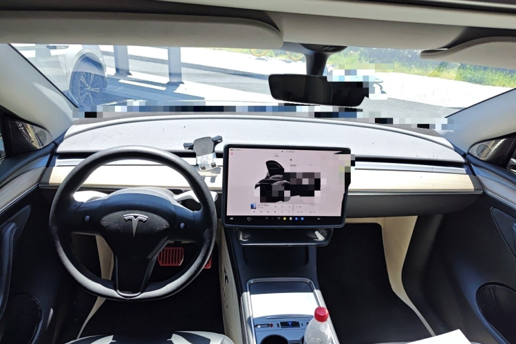 Tesla Model Y 2023 #7 Tesla Model Y 2023 car image #7