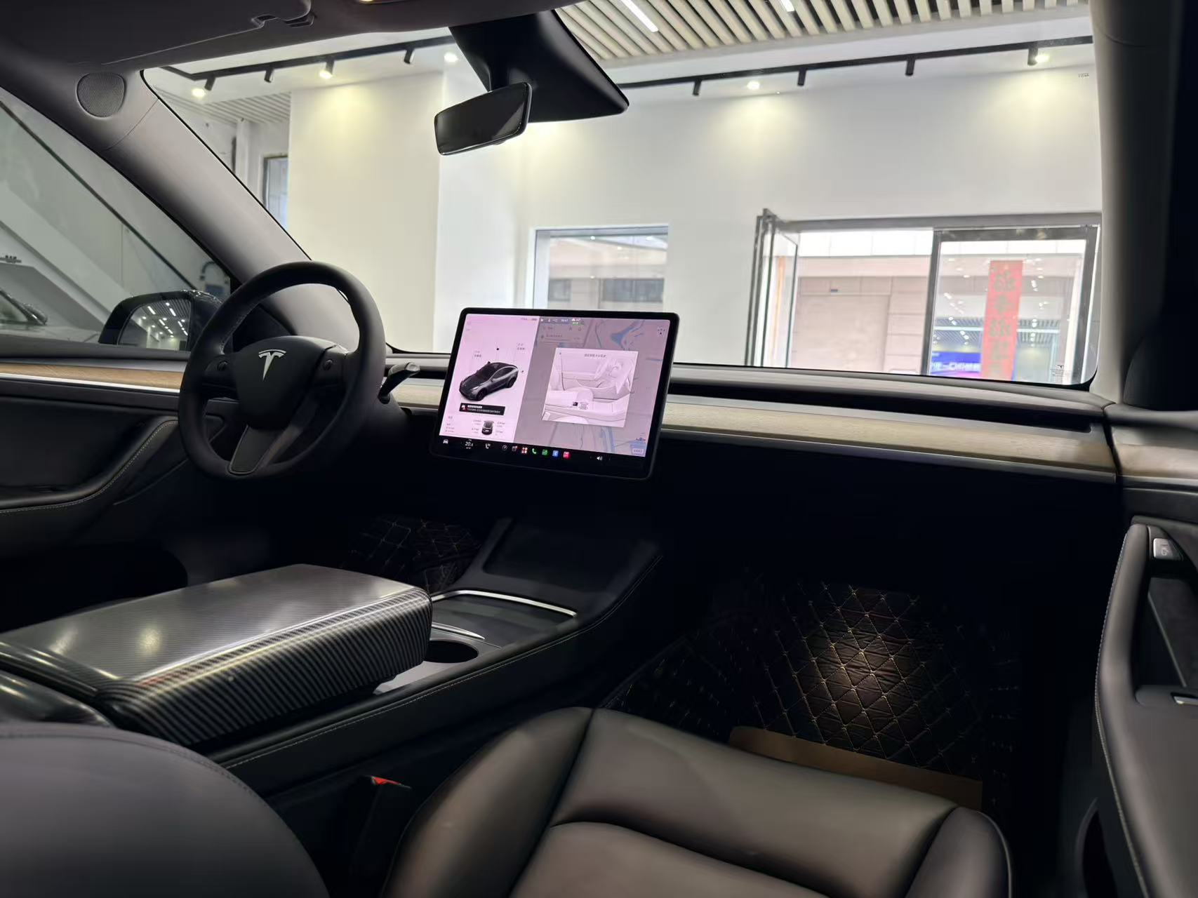 Tesla Model Y 2021 car image #10
