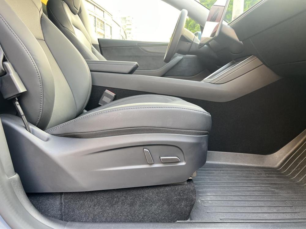 Tesla Model Y 2025 #20 Tesla Model Y 2025 immagine di auto #20