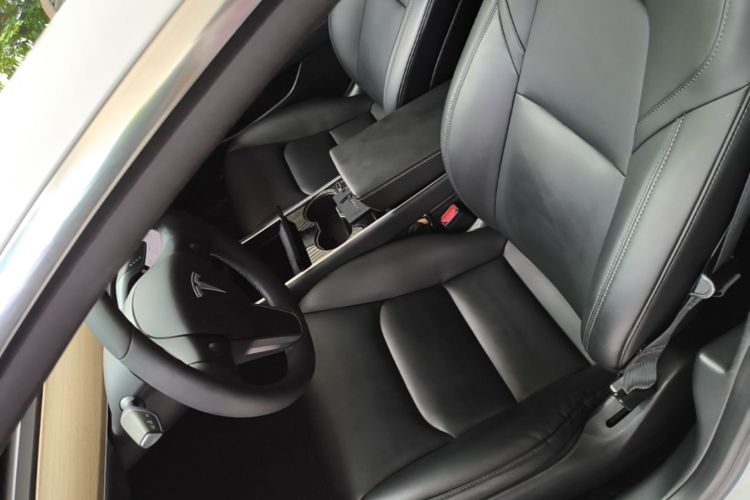Tesla Model 3 2020 immagine di auto #19