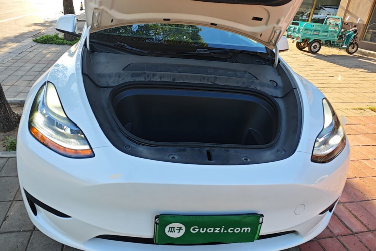 Tesla Model Y 2024 immagine di auto #20