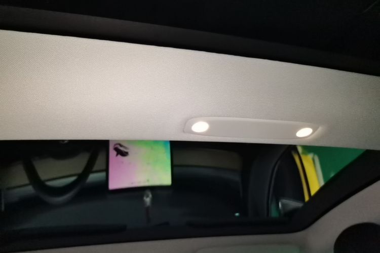 Tesla Model 3 2020 car image #18