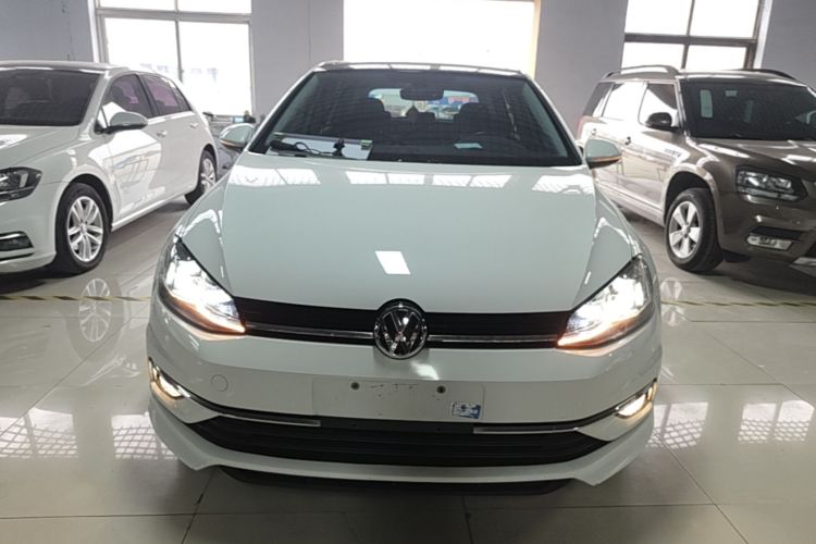 Volkswagen Golf 2020 car image #3