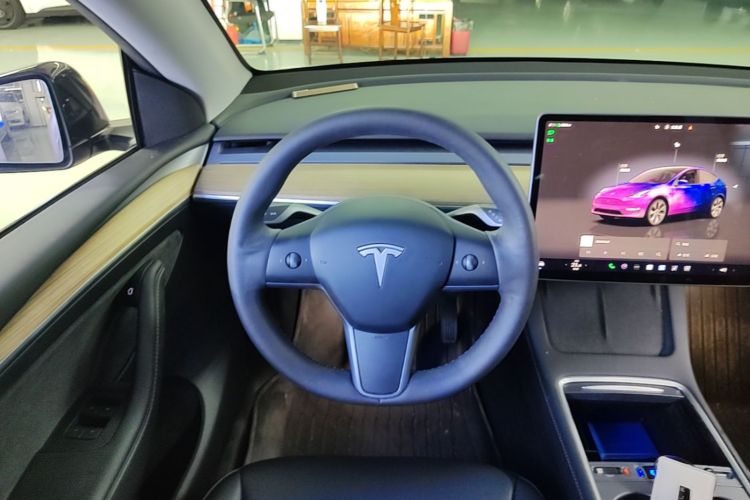 Tesla Model Y 2023 #15 Tesla Model Y 2023 car image #15