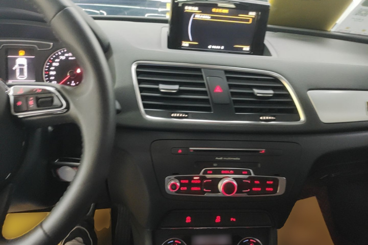 Audi Q3 2018 #10 Audi Q3 2018 car image #10