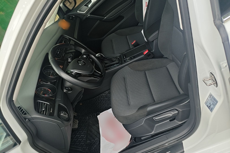 Volkswagen Golf 2020 car image #15