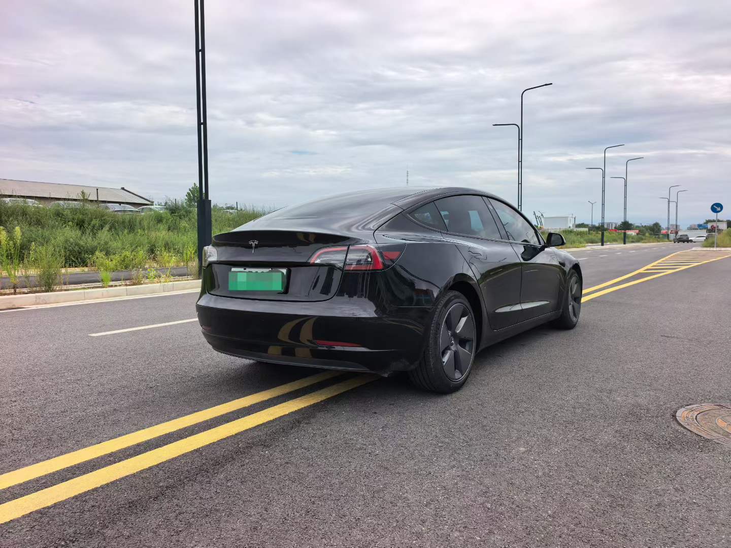Tesla Model 3 2023 car image #6