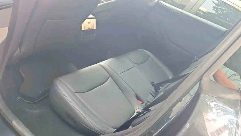 Tesla Model Y 2025 car image #3