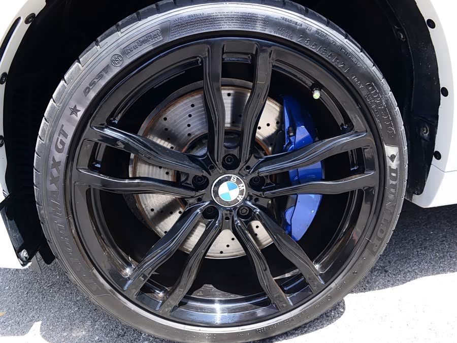 BMW X6 M 2016 car image #9