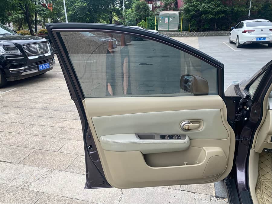 日产 颐达 2009 汽车图片 #9