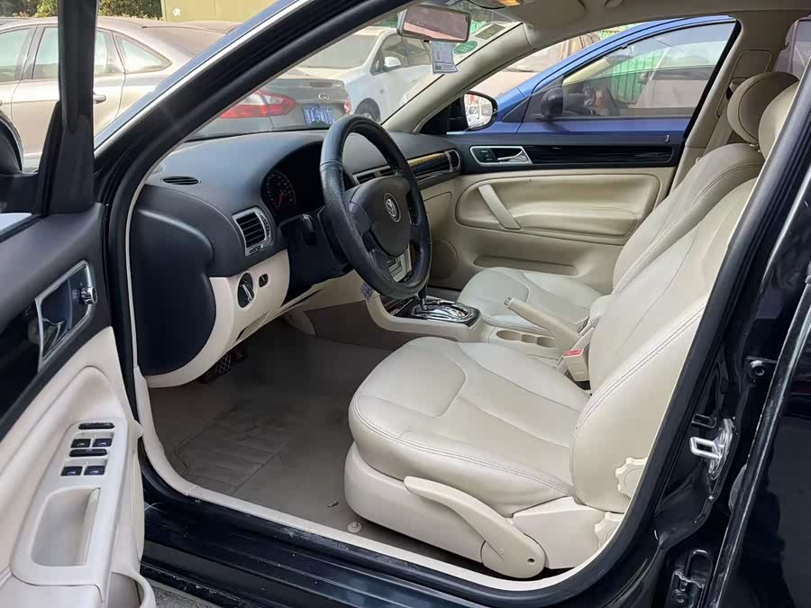 Volkswagen Passat Lingyu 2012 car image #9