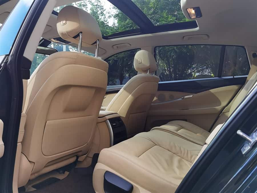 BMW 5 Series GT 2014 #9 BMW 5 Series GT 2014 immagine di auto #9