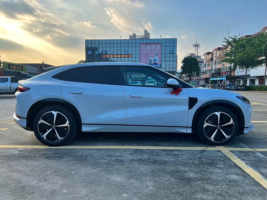 BYD SongL EV 2024 car image #9