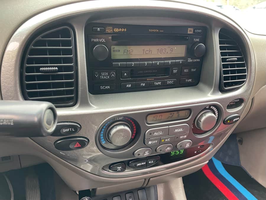 Toyota Sequoia 2006 immagine di auto #9