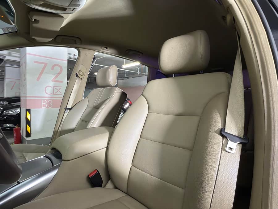 Mercedes-Benz R Class 2014 car image #9