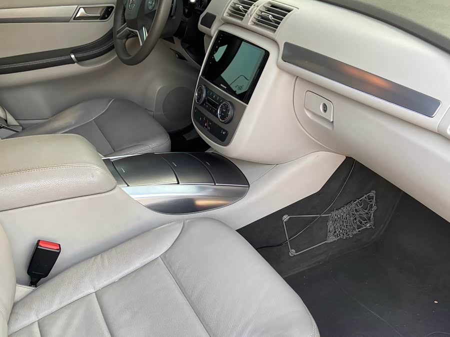 Mercedes-Benz R Class 2013 car image #9