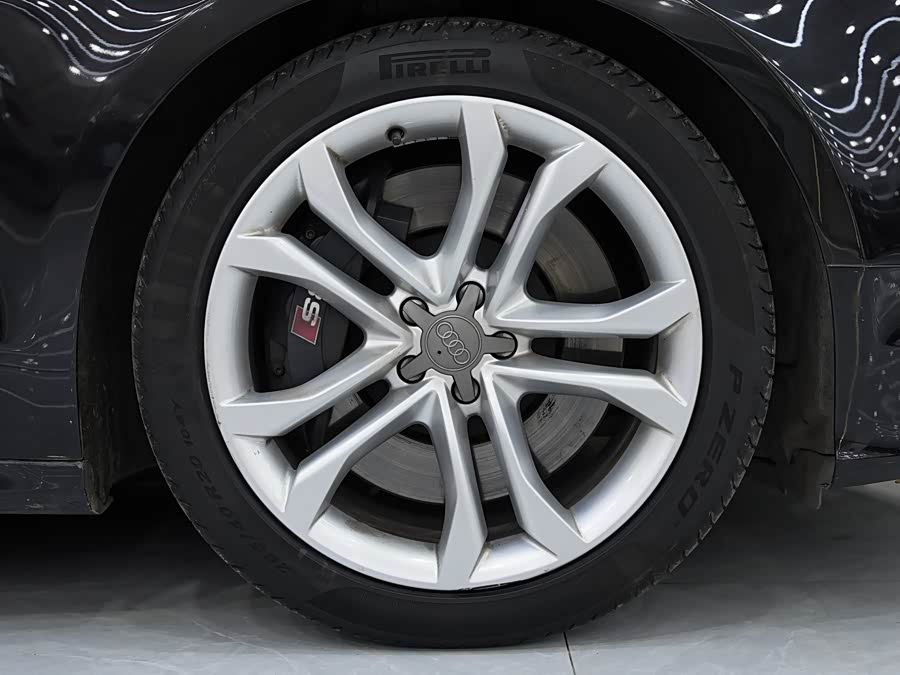 Audi S8 2015 car image #9