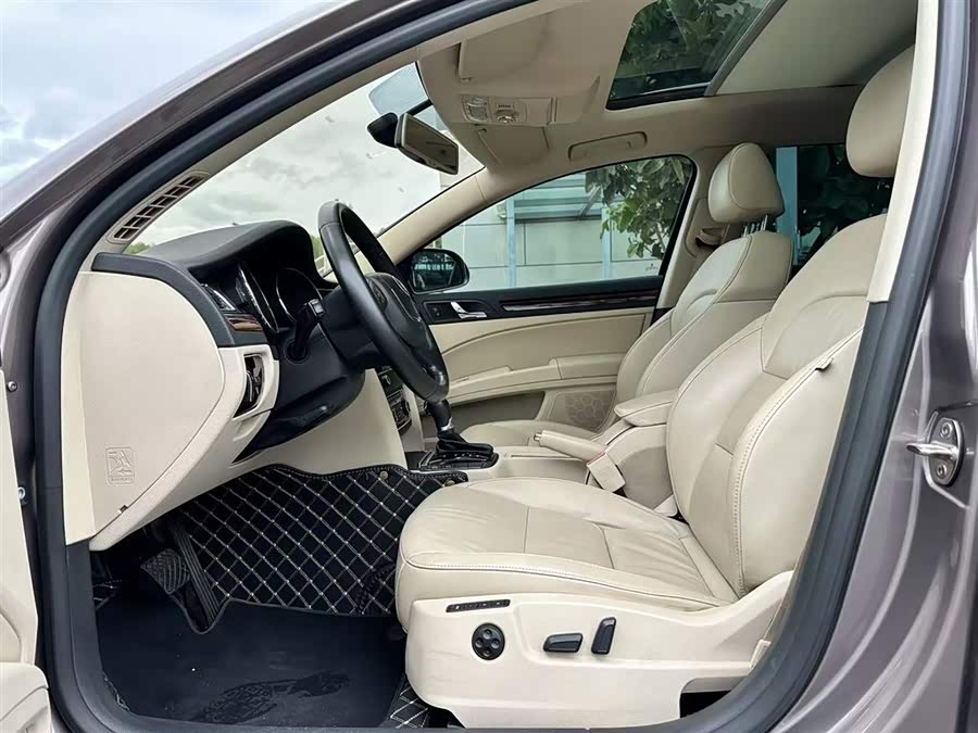 Skoda Superb Combi 2015 car image #9