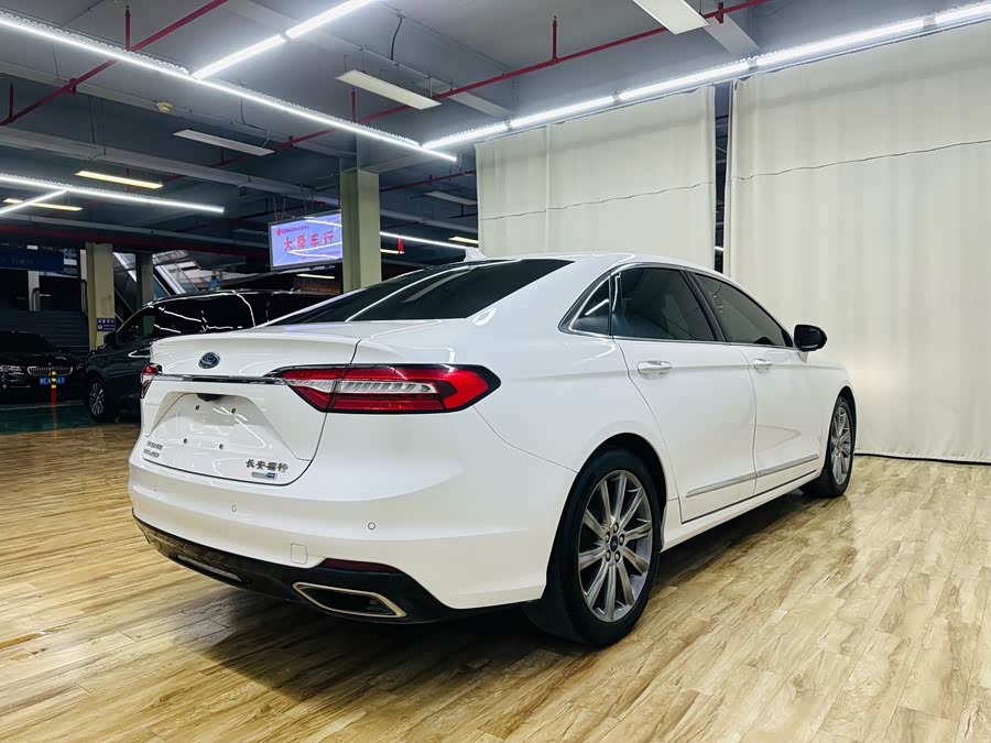 Ford Taurus 2021 car image #9