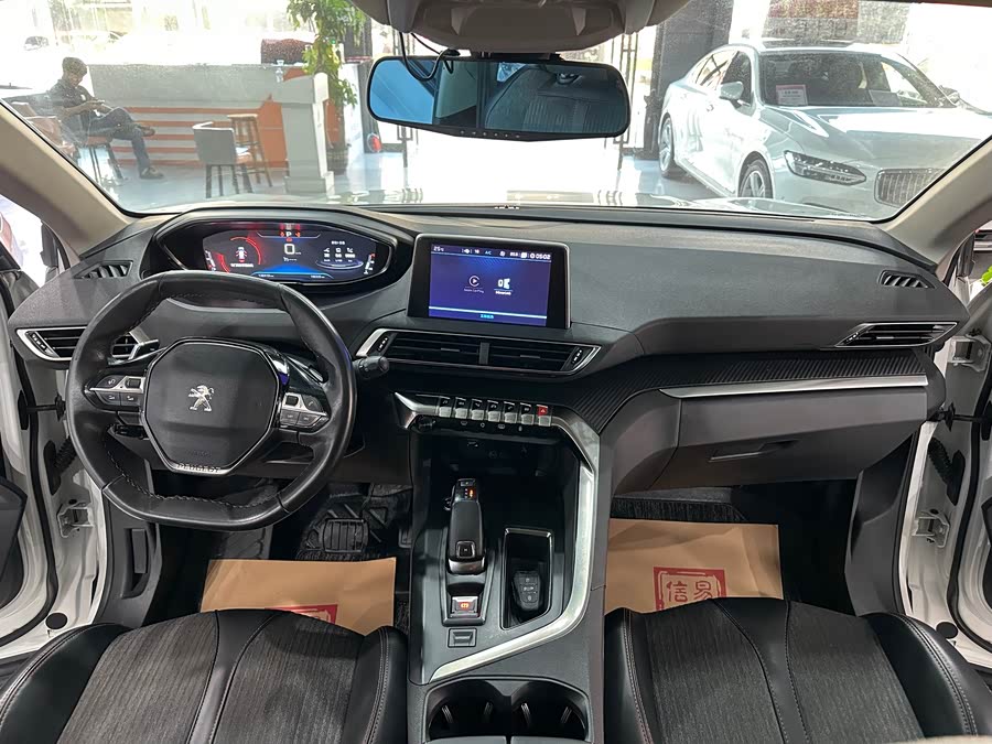 Peugeot 5008 2018 car image #9