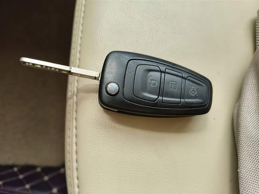 Ford S-MAX 2013 изображение автомобиля #9