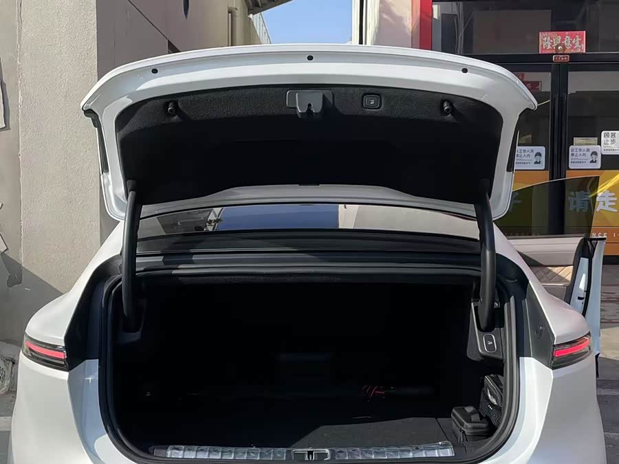 NIO ET9 2025 изображение автомобиля #9